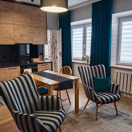 Apartament Dwupokojowy ออสตรอเวียตซ์ชเวียนตอกชิสกี ภายนอก รูปภาพ