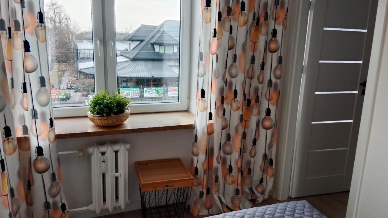 Apartament Dwupokojowy ออสตรอเวียตซ์ชเวียนตอกชิสกี ภายนอก รูปภาพ